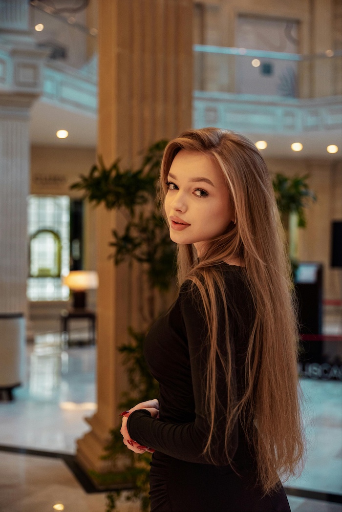 Her Boss's Driver, Her Boss&rsquo;s Driver, Full Body Massage Service